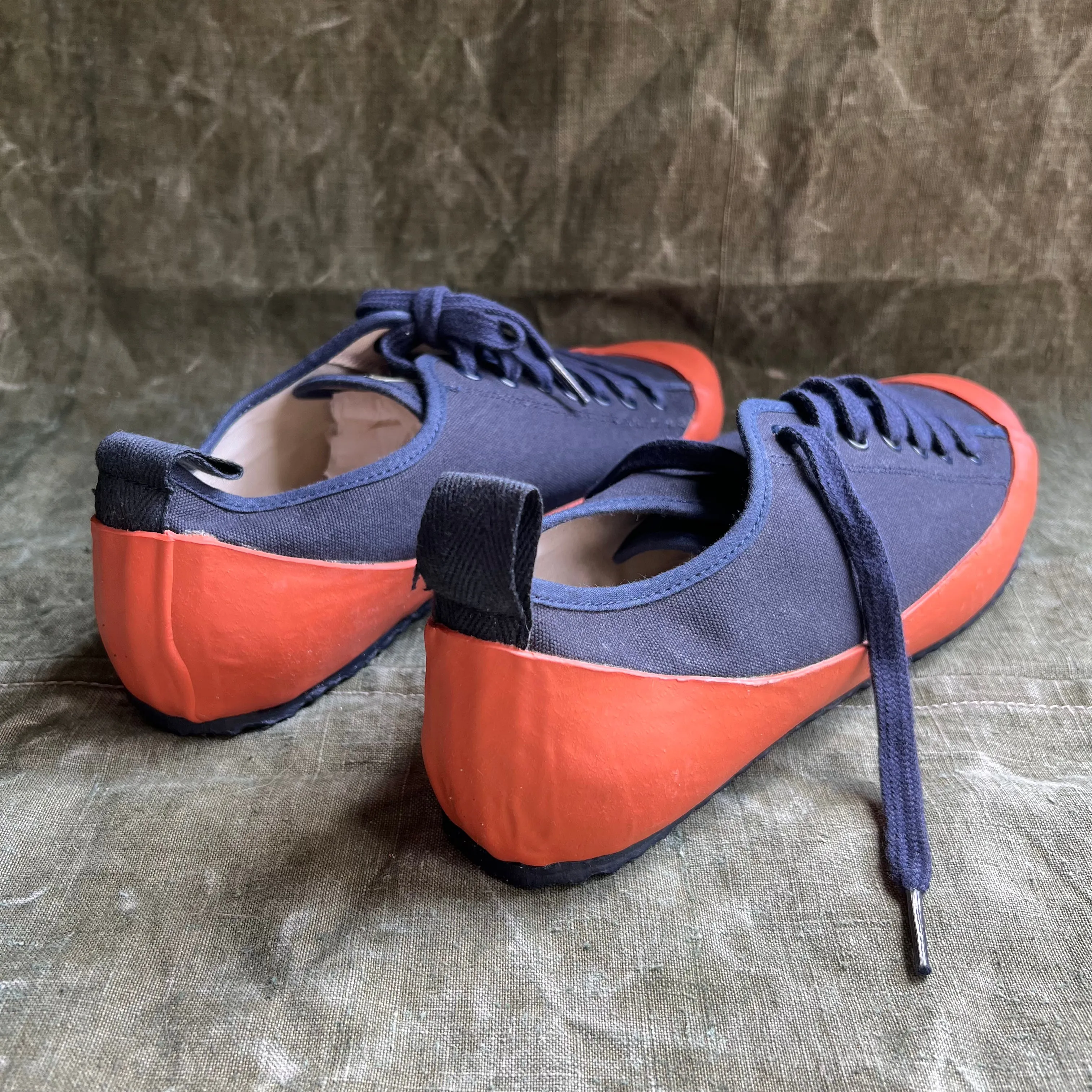 ARCHIVE SALE - MARINE TYPE 2 LACE UP SAMPLE, NAVY/ORANGE