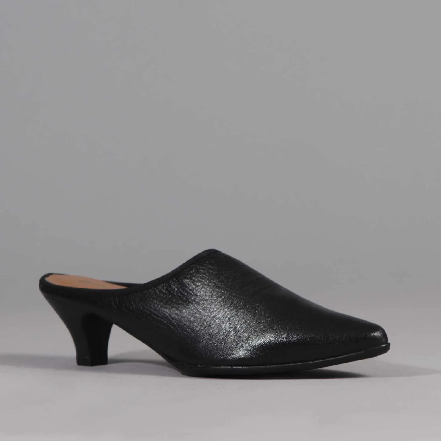 Kitten Heel Pointed Push-In in Black - 12630