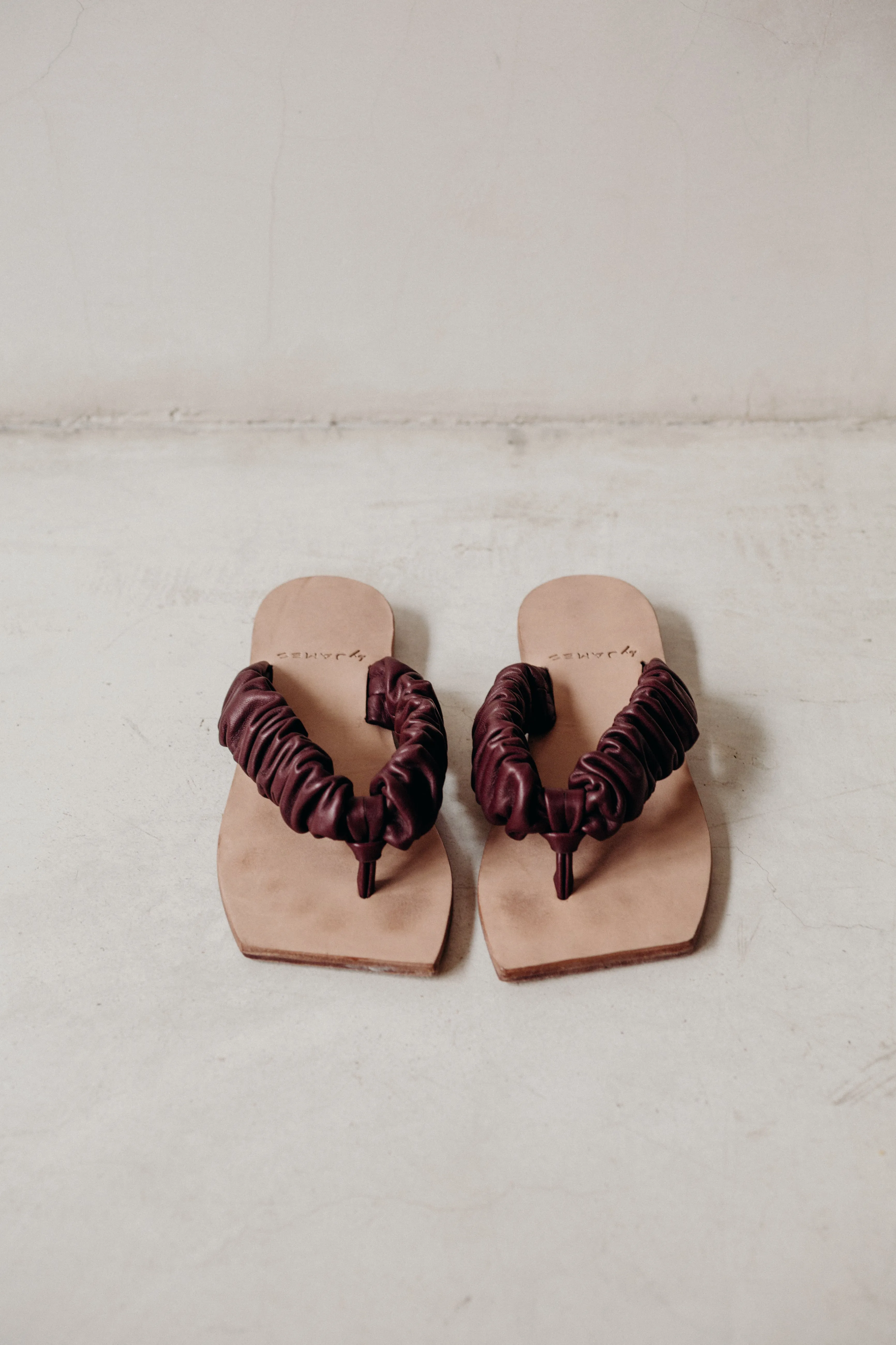 Stylish Lola Scrunch Sandal for Ultimate Comfort and Chic Summer Style