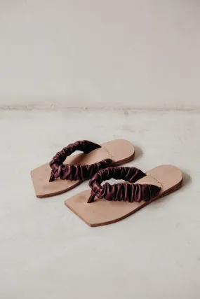 Stylish Lola Scrunch Sandal for Ultimate Comfort and Chic Summer Style