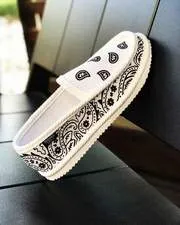 Mens Bandana Print Closed Back House Shoes