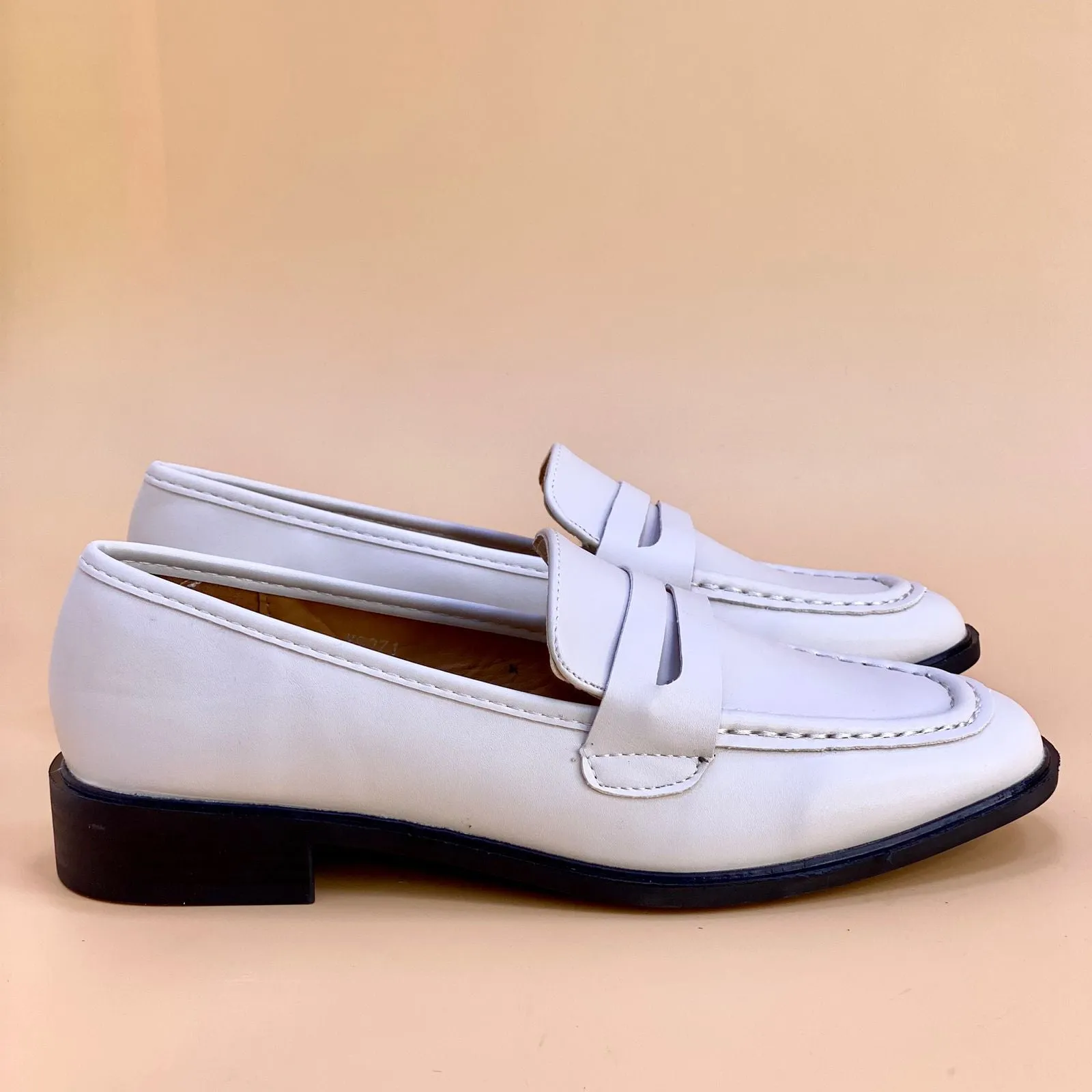 NEW , WOMEN SHOES W145