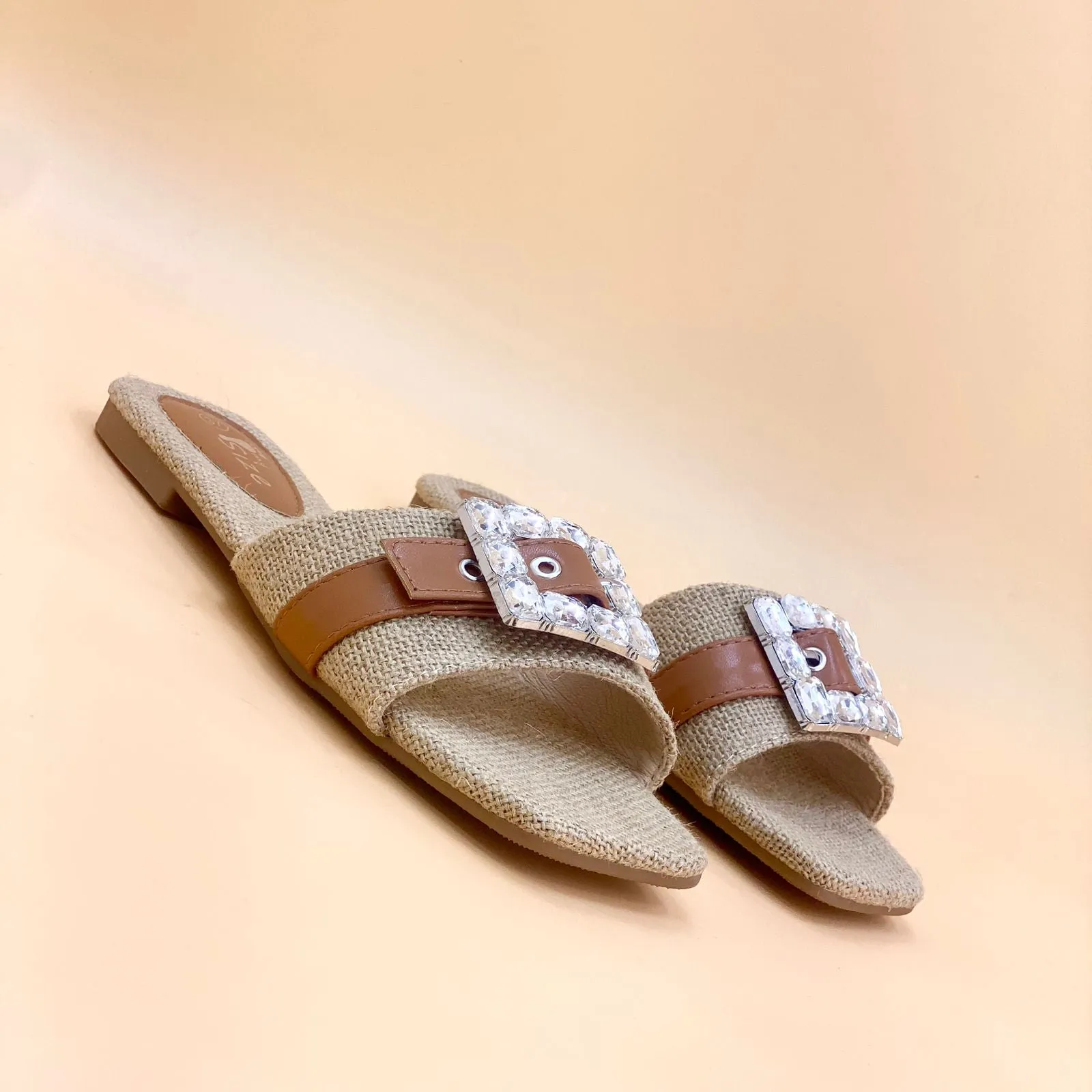 NEW , WOMEN SLIPPERS S18