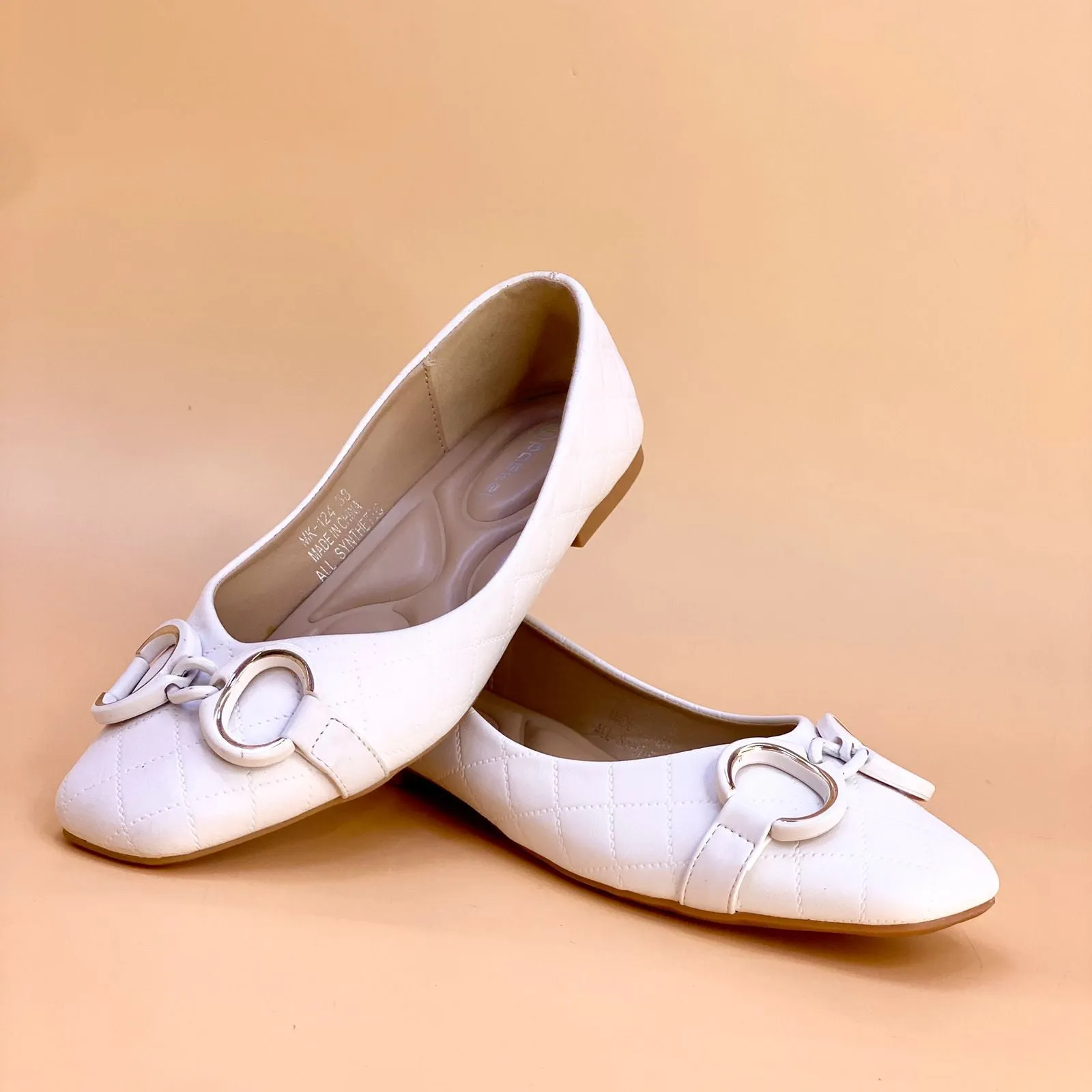 NEW ,  WOMEN FLAT SHOES W245