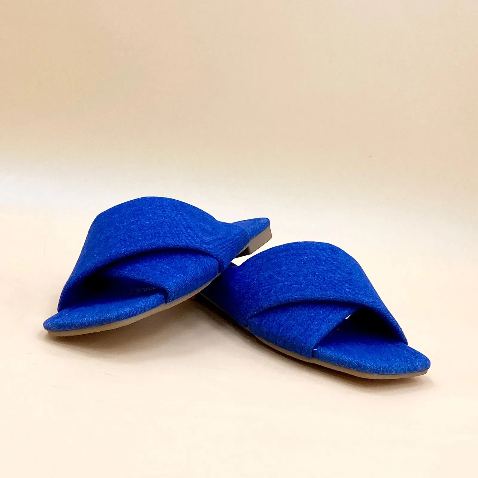 NEW , WOMEN SLIPPERS S8