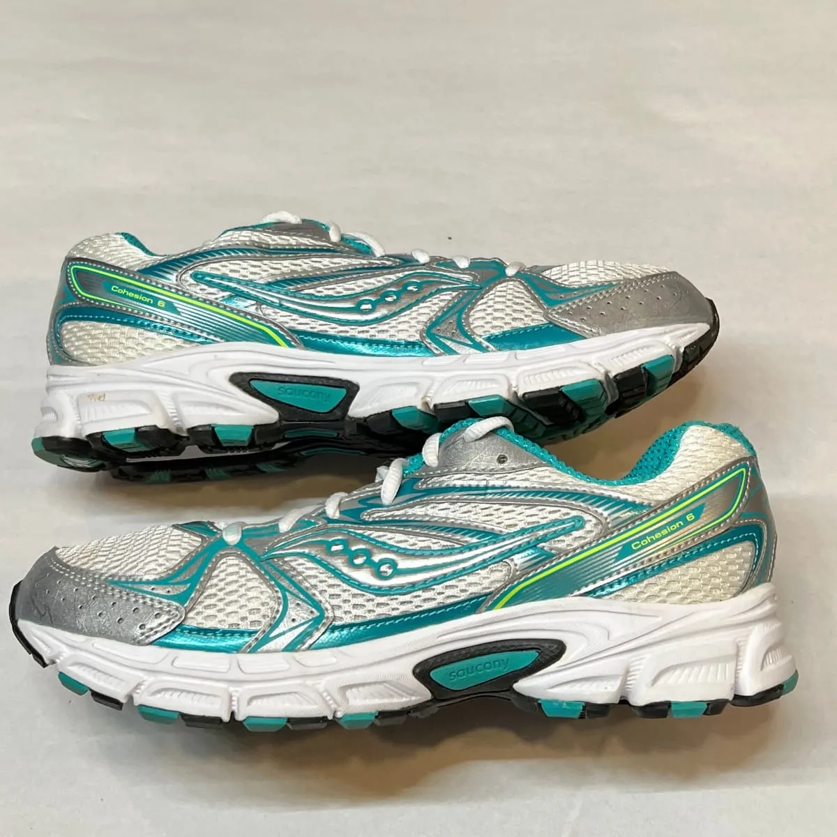 Women's Saucony Grid Cohesion 6 -- White/Teal/Citron -- Running Shoe -- Size 9